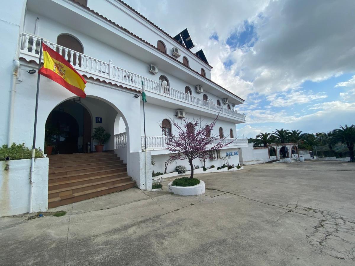 Hotel Meson Fuente Del Pino Olvera Exterior photo